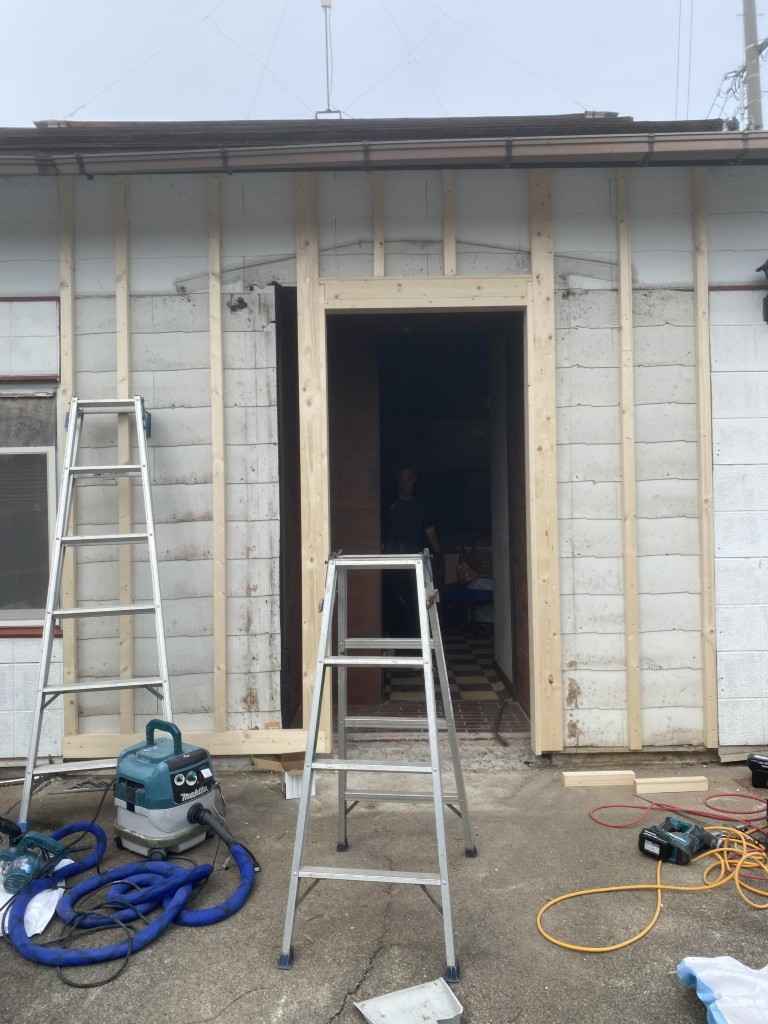 玄関引戸造作工事中写真