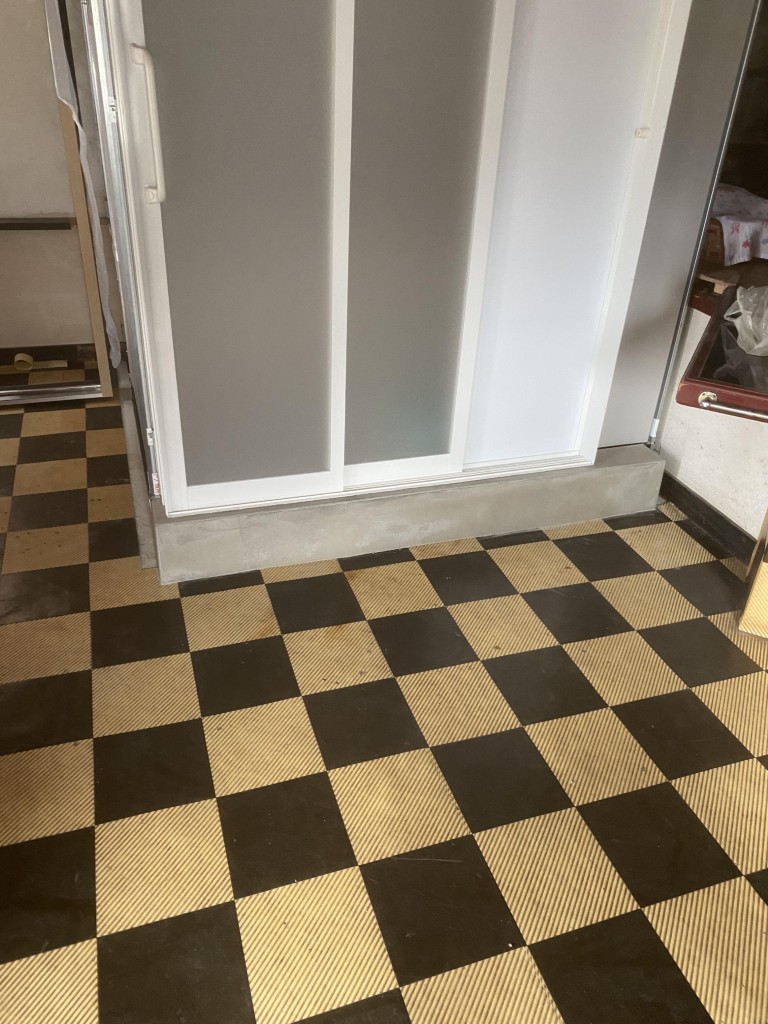 システムバス入口ブロック積み完了です。