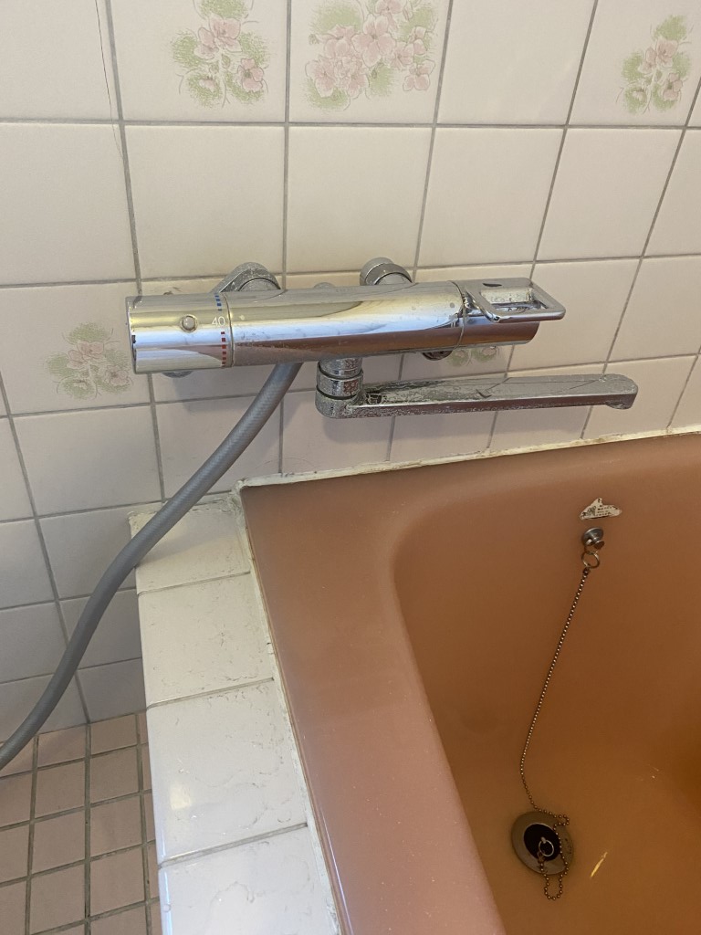 浴室シャワー水栓取替え前写真